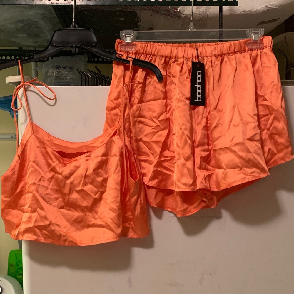 *SOLD* Satin Set - Picture 2 of 5